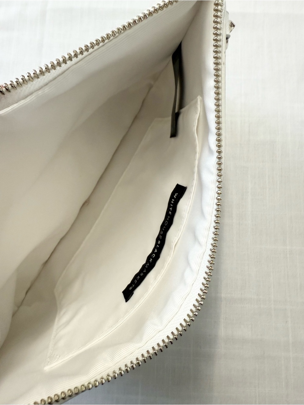 WHBM White Floral Pouch/Wristlet NWT Bag Purse Casual Party - Picture 9 of 10